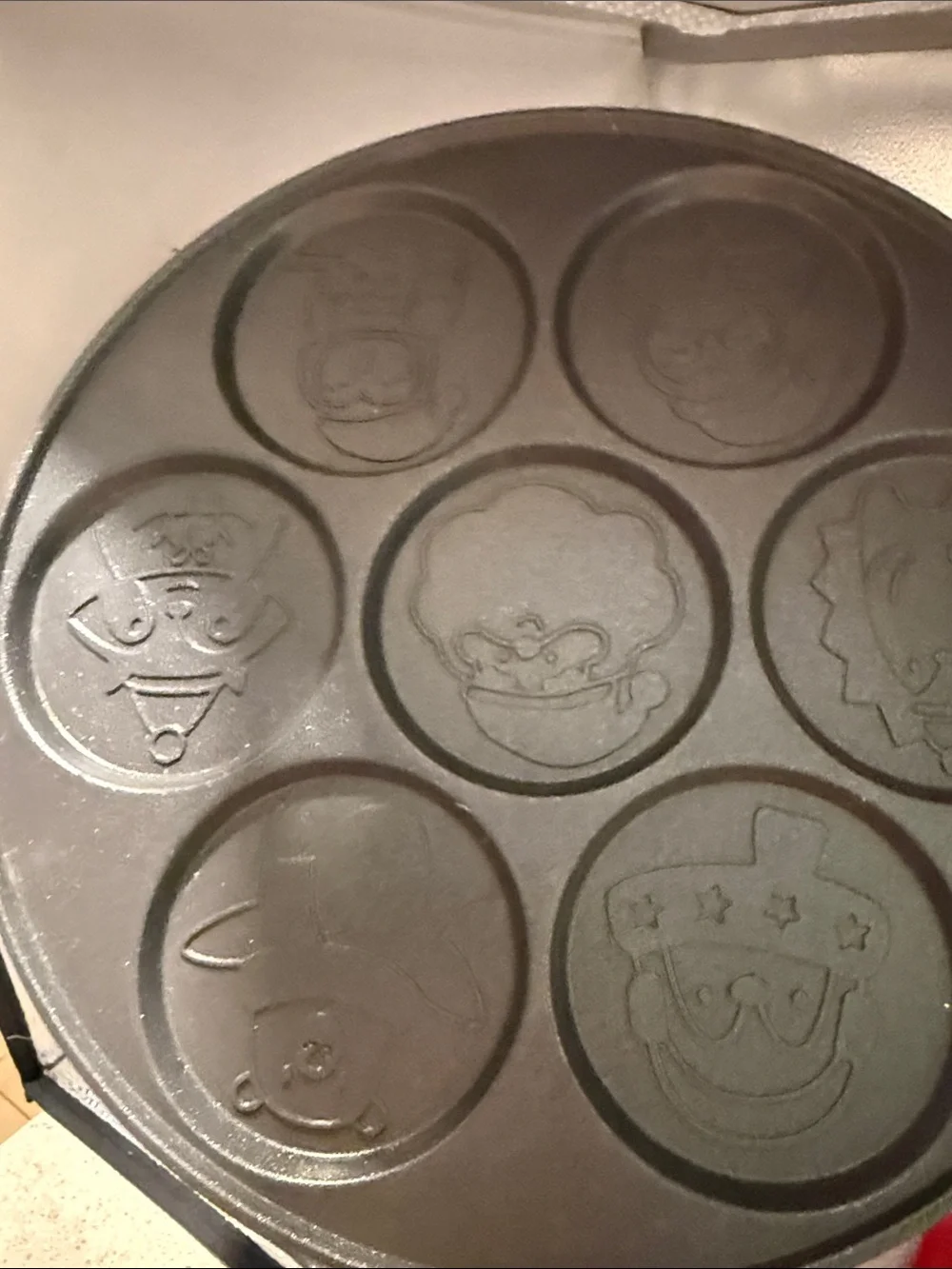 Crofton Holiday 3 inch mini pancake aluminum grill